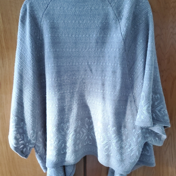 Sweater Shawl - Picture 3 of 4